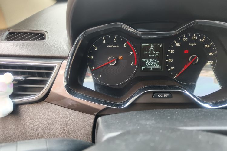 宝骏310W 2017款 1.5L 手动时尚型 国VI中控内饰15