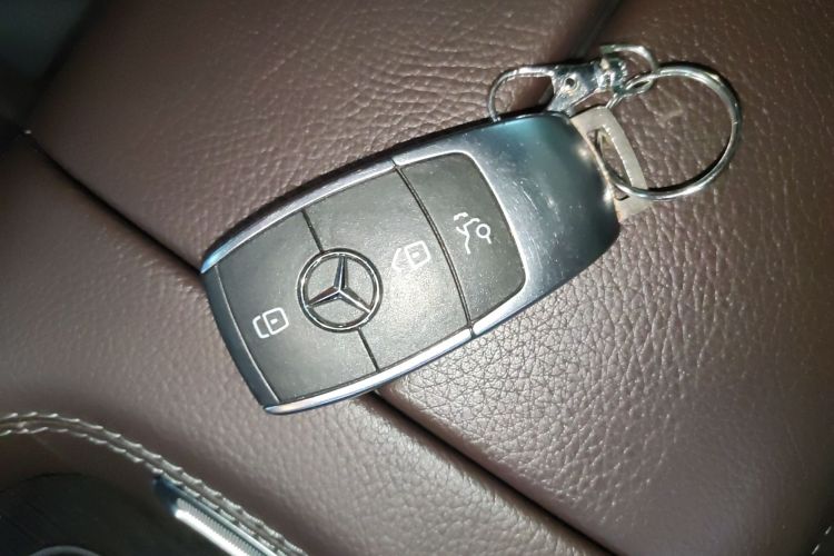 奔驰GLE 2021款 GLE 350 4MATIC 动感型中控内饰7001