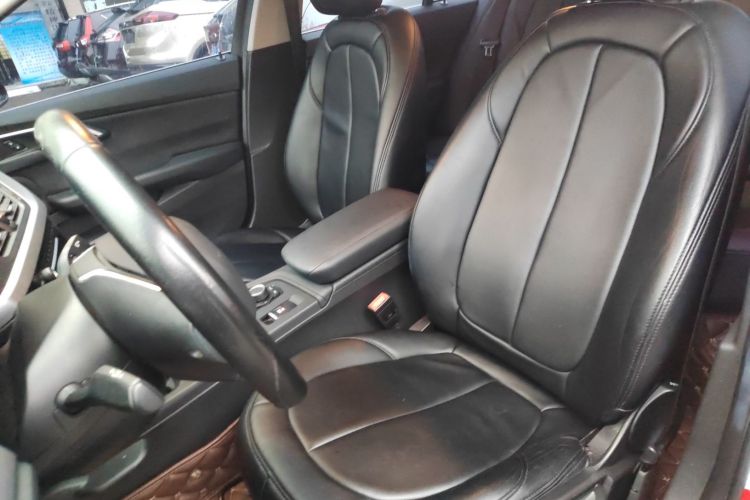 宝马1系 2017款 118i 时尚型中控内饰19