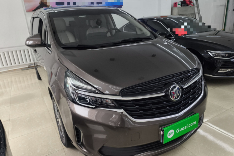 别克GL8 2022款 陆上公务舱 652T 舒适型车身外观3