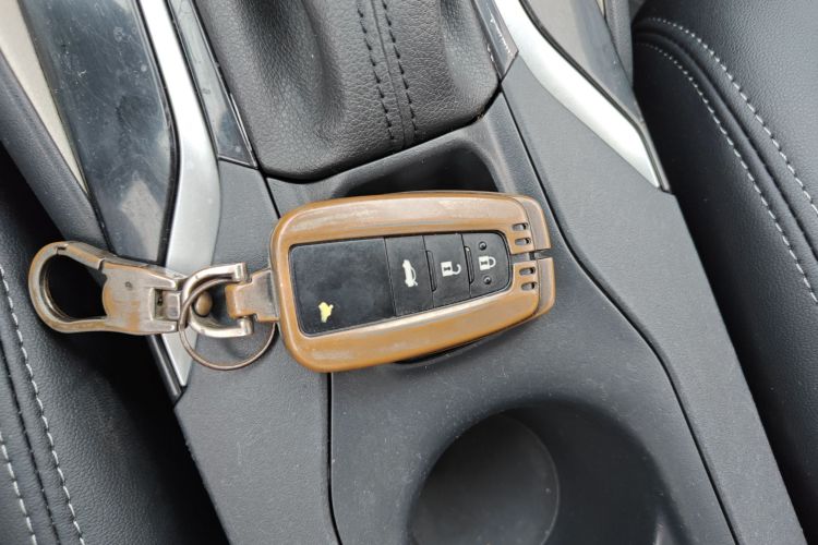 丰田 卡罗拉 2019款 1.2T S-CVT GL-i精英版中控内饰7001