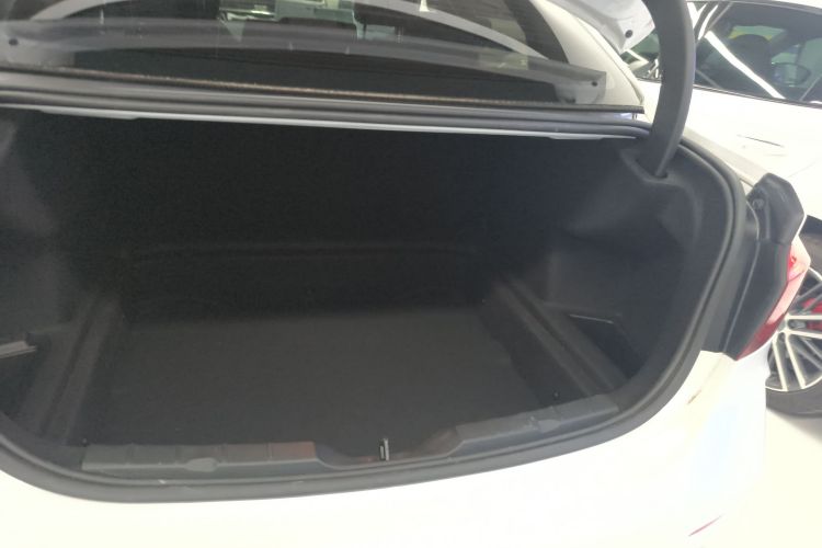 宝马1系 2023款 120i M运动曜夜版机舱底盘23