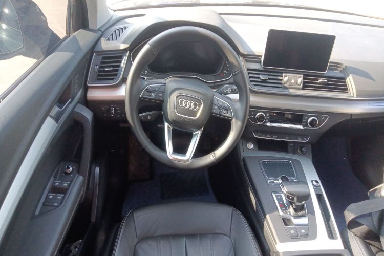 奥迪Q5L 2020款 改款 40 TFSI 荣享时尚型中控内饰13