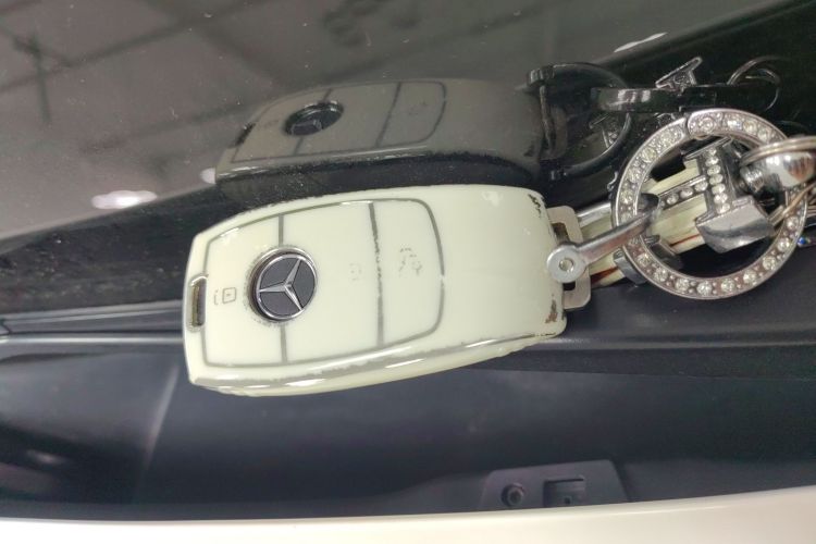 奔驰C级 2019款 C 260 运动版中控内饰11