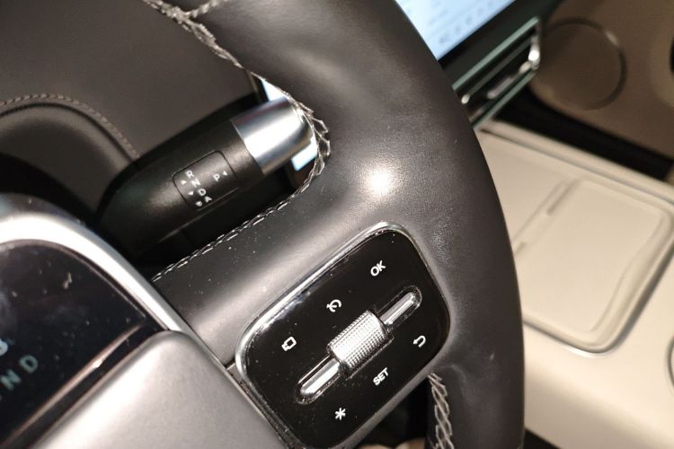 理想汽车 理想L9 2023款 Pro中控内饰18