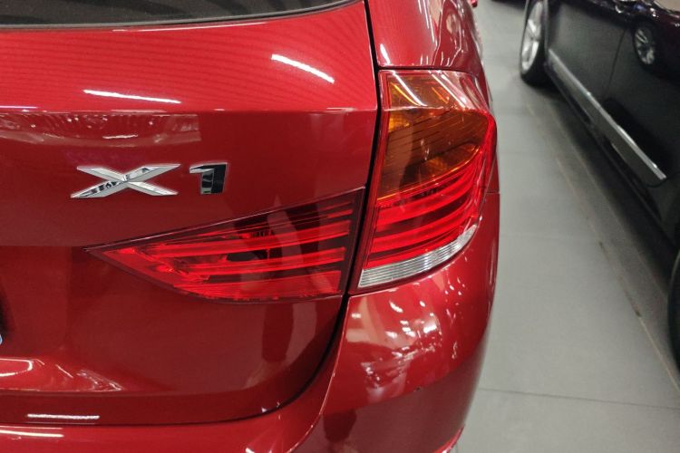 宝马X1 2014款 sDrive18i 领先型车身外观9