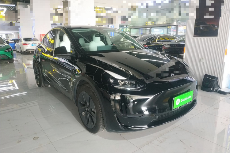 特斯拉 Model Y 2022款 后轮驱动版车身外观3