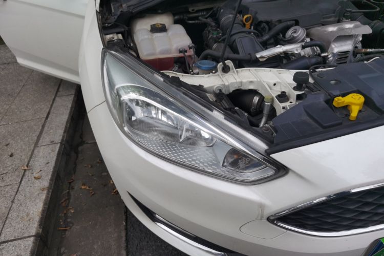 福特 福克斯 2015款 两厢 EcoBoost 125 自动超能风尚型车身外观6006