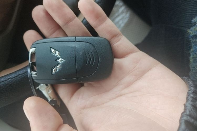 五菱汽车 宏光MINIEV 2024款 第三代 215km 青春版中控内饰7001