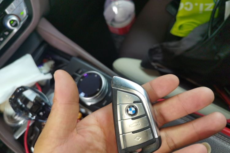 宝马5系新能源 2022款 改款二 535Le 先锋版M运动套装中控内饰7001