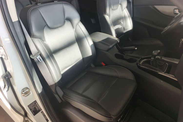 东风风光 风光S560 2018款 1.8L 手动都市型 7座局部细节41