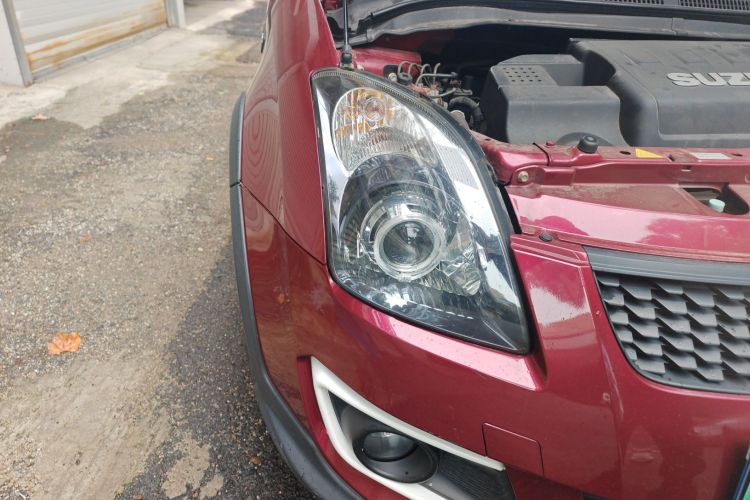 铃木 雨燕 2013款 1.5L 自动20周年限量版车身外观8