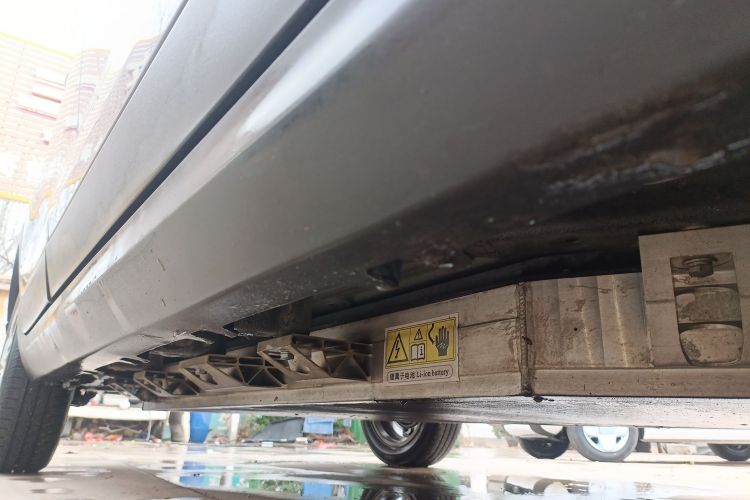 零跑汽车 零跑T03 2020款 400豪华版局部细节9001