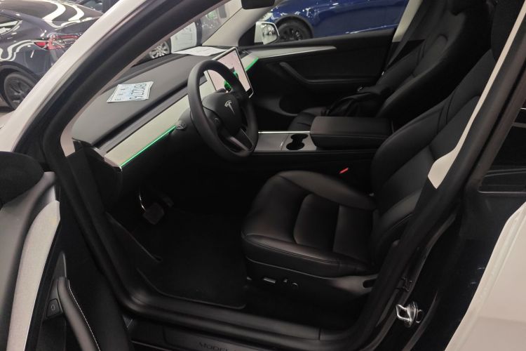 特斯拉 Model Y 2024款 后轮驱动版中控内饰19