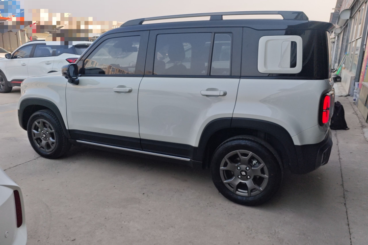 宝骏悦也Plus 2024款 智尊版 4座车身外观6003