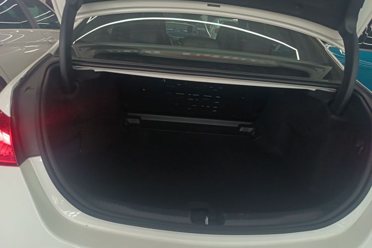 奔驰C级 2022款 C 200 L 运动版机舱底盘23