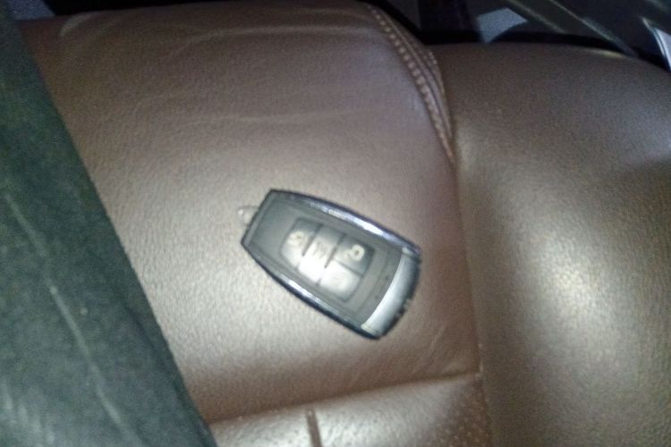 北京BJ80 2017款 2.3T 自动建军90周年纪念版中控内饰7001