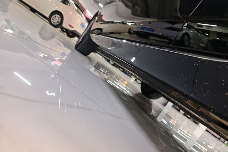 奔驰E级 2023款 E 260 L局部细节9001