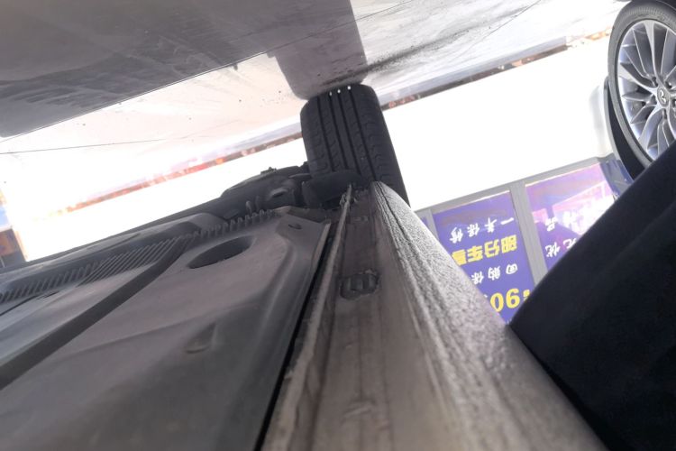 大众 高尔夫 2017款 230TSI 自动豪华百万辆纪念版局部细节9001