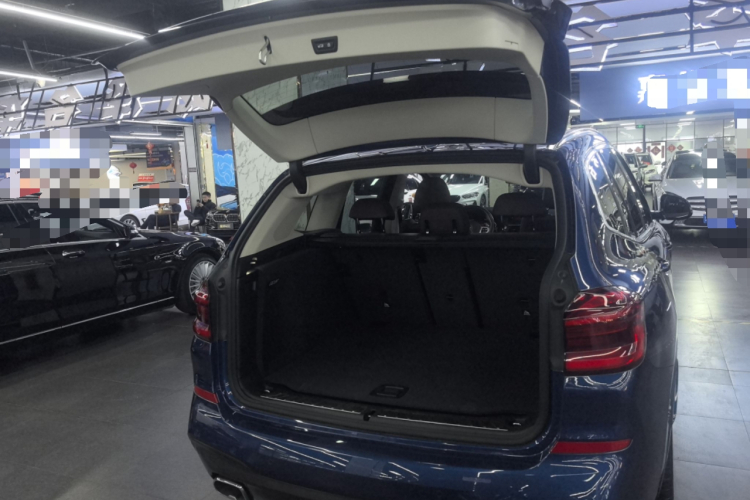 宝马X3 2020款  xDrive28i M运动套装机舱底盘23