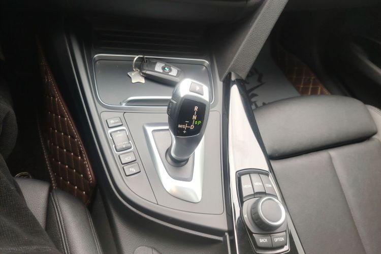 宝马3系GT 2018款 320i 时尚型局部细节18