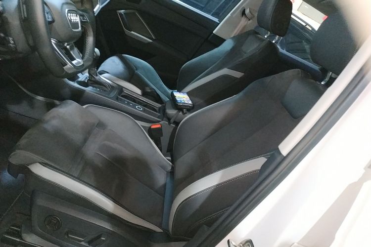 奥迪Q3 2023款 35 TFSI 时尚动感型（1.5T）局部细节19