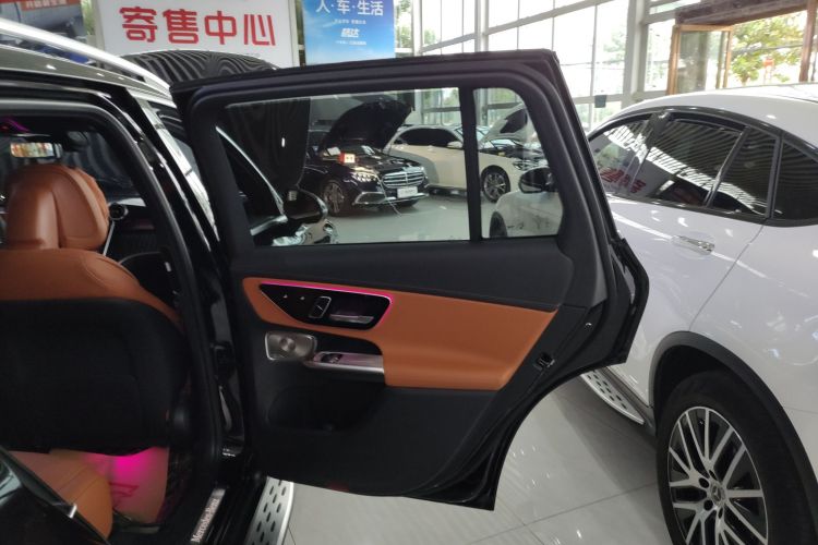 奔驰GLC 2023款 改款 GLC 300 L 4MATIC 豪华型 7座中控内饰45