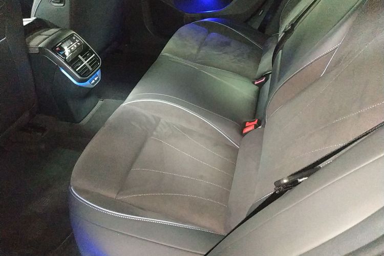 大众 帕萨特 2025款 Pro 380TSI 星空龙尊版中控内饰21