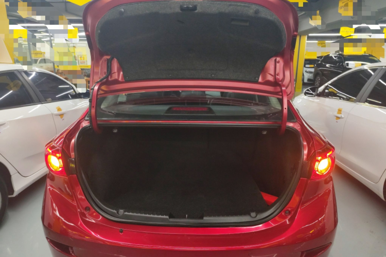 马自达3 昂克赛拉 2019款 云控版 三厢 1.5L 自动豪华型 国VI机舱底盘23