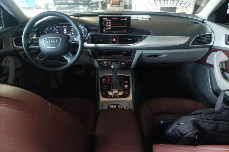奥迪A6L 2014款 30 FSI 技术型中控内饰12