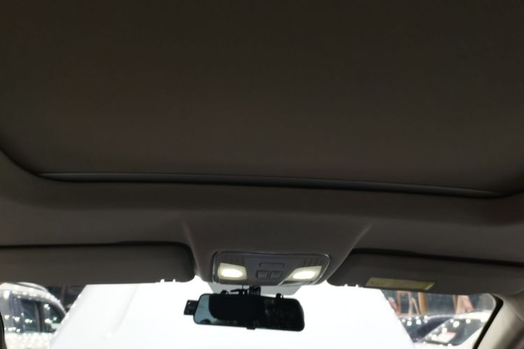 中国重汽VGV VGV U70 2020款 1.5T 手动精英天窗版 5座中控内饰22