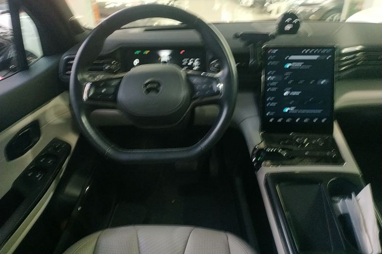 蔚来ES8 2020款 580KM 六座版中控内饰13