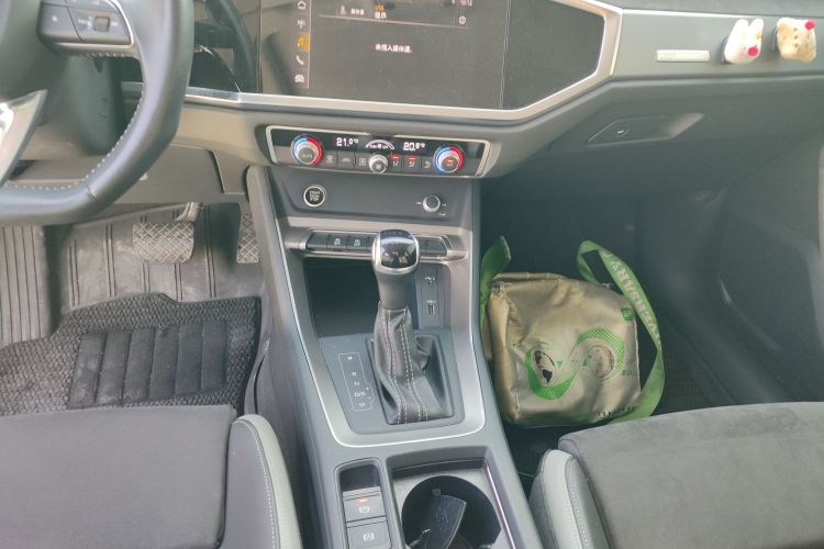 奥迪Q3 2021款 35 TFSI 时尚动感型中控内饰18
