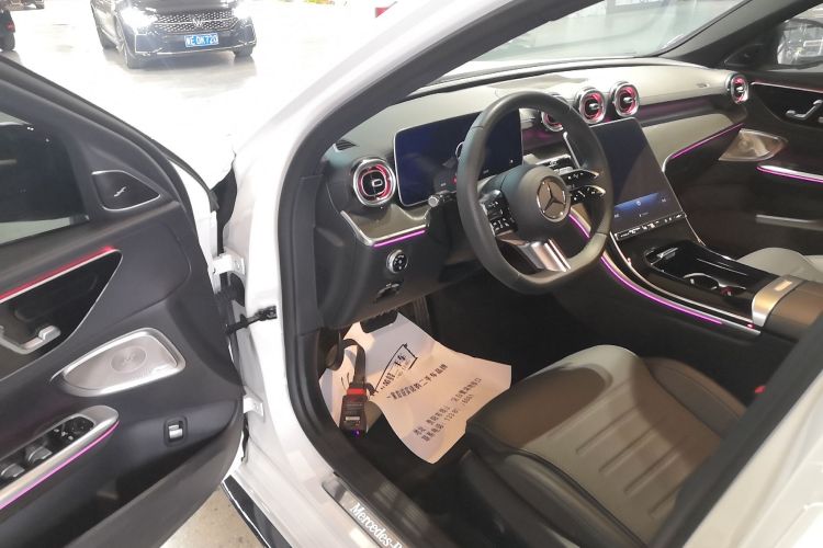奔驰C级 2025款 C 260 L 皓夜运动版中控内饰7003