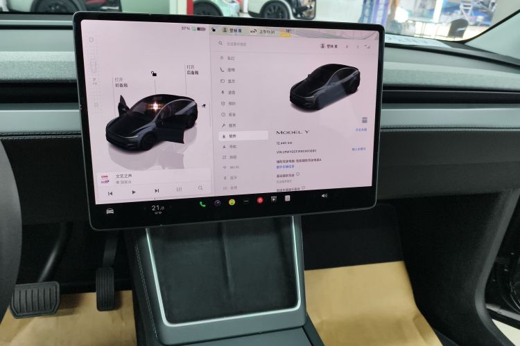 特斯拉 Model Y 2025款 后轮驱动版中控内饰16