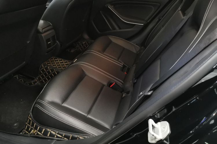 奔驰GLA 2016款 GLA 200 时尚型中控内饰7004