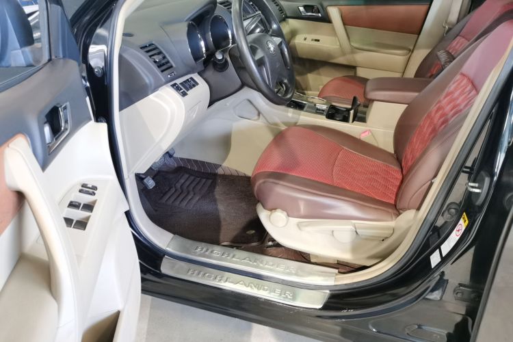 丰田 汉兰达 2012款 2.7L 两驱7座精英版中控内饰20