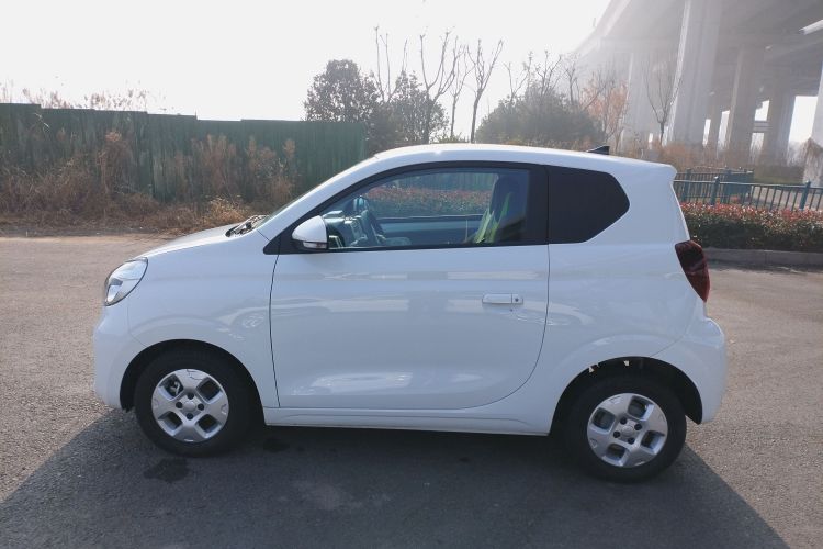 荣威 科莱威CLEVER 2021款 302km新四座超能版车身外观4