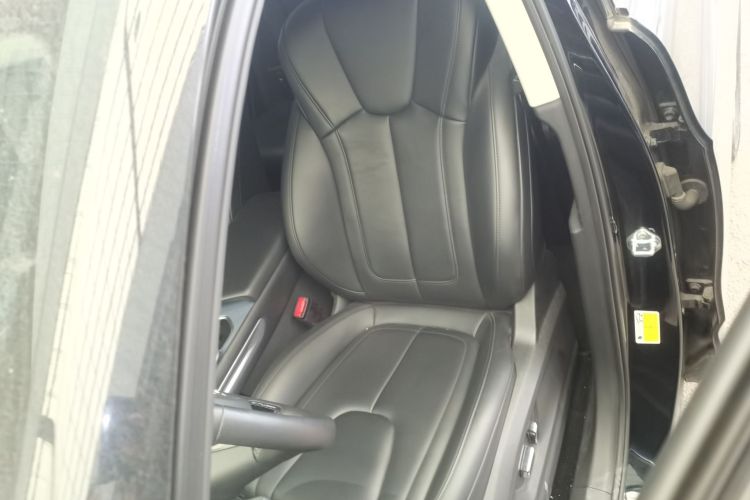 奔腾T90 2023款 1.5T DCT 自动豪华型局部细节19