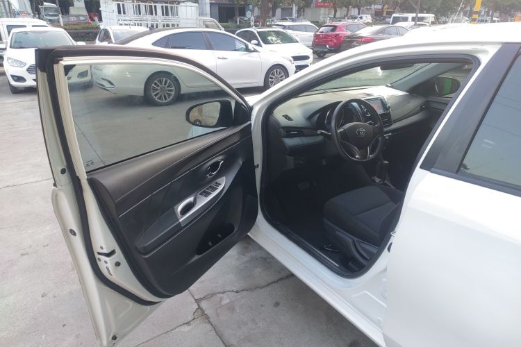 丰田 YARiS L 致炫 2015款 1.5E 自动魅动版中控内饰7003