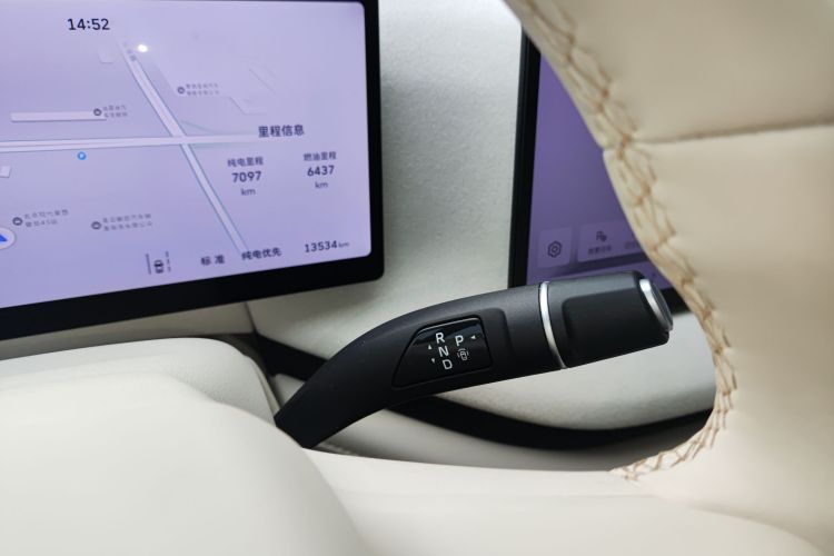 魏牌 蓝山 2025款 四驱 Ultra中控内饰18