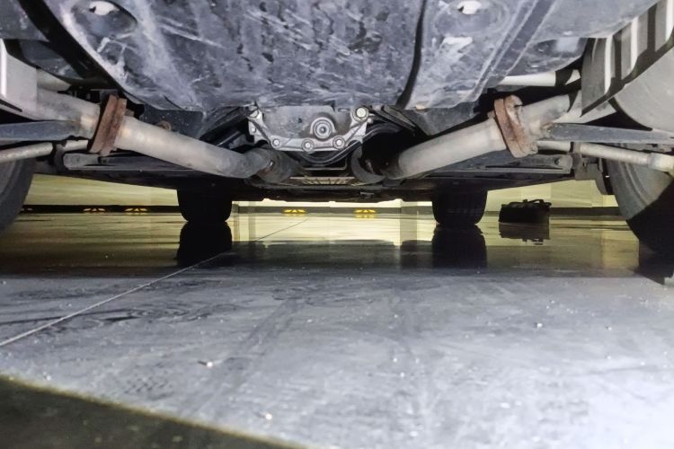 英菲尼迪Q70 2019款 Q70L 2.0T 精英版 PLUS局部细节9009