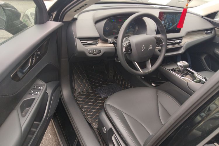 红旗E-QM5 2022款 431km 充电乐享版中控内饰20