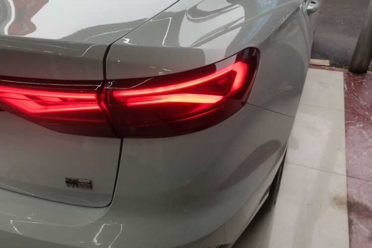 吉利汽车 帝豪 2025款 第4代 1.5L CVT尊贵型车身外观9