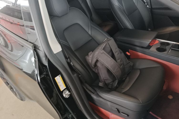 特斯拉 Model Y 2021款 标准续航后驱版局部细节41