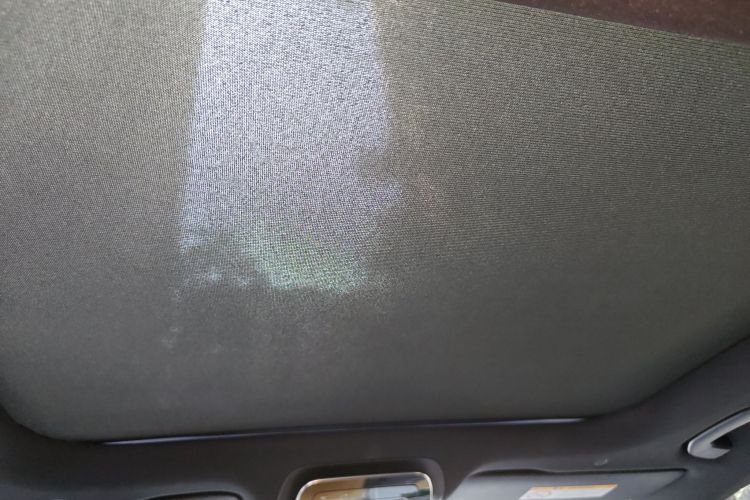 奔驰C级 2023款 C 260 L 皓夜运动版局部细节22