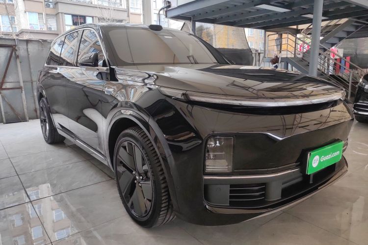 理想汽车 理想L9 2025款 Pro 智能焕新版车身外观3