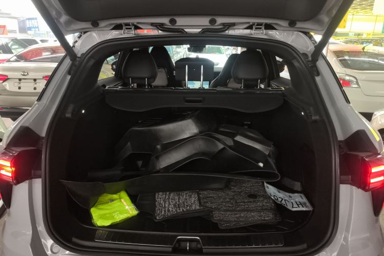 领克01 2023款 1.5TD EM-F 晨曦机舱底盘23