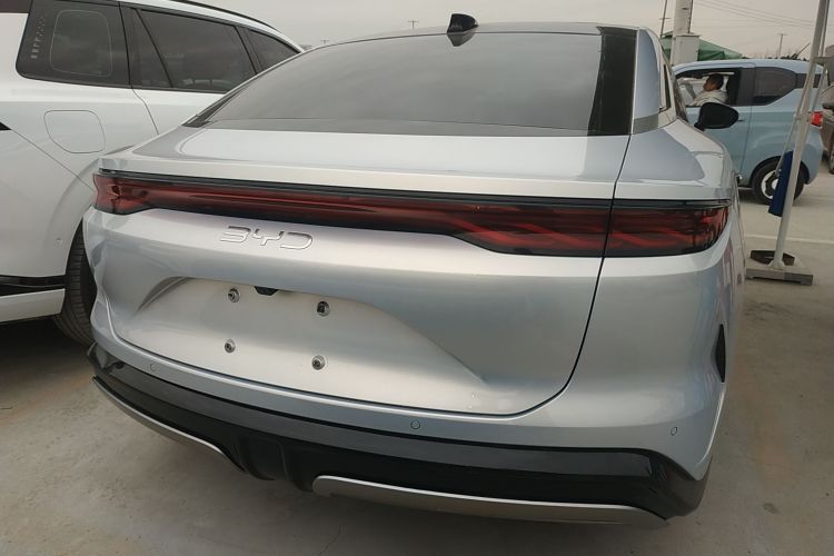 比亚迪 汉L 2025款 EV 四驱激光雷达旗舰型车身外观6004