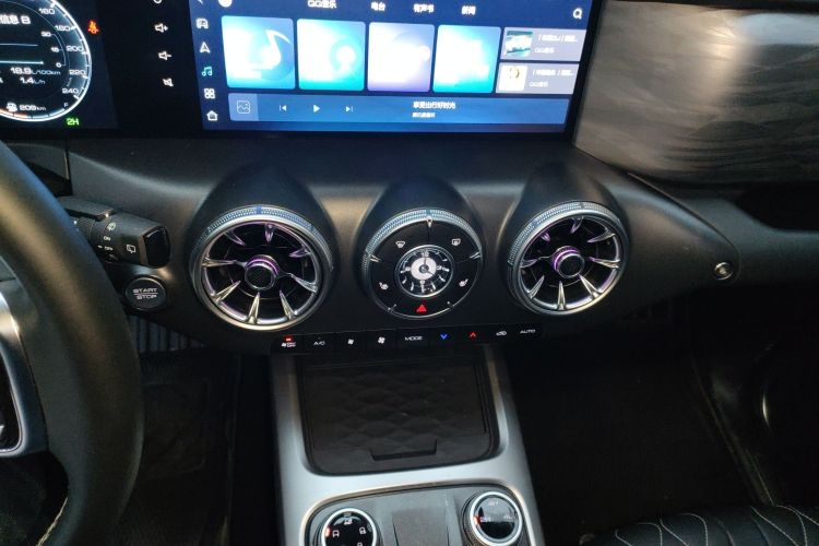 坦克300 2023款 越野版 2.0T 挑战者中控内饰16